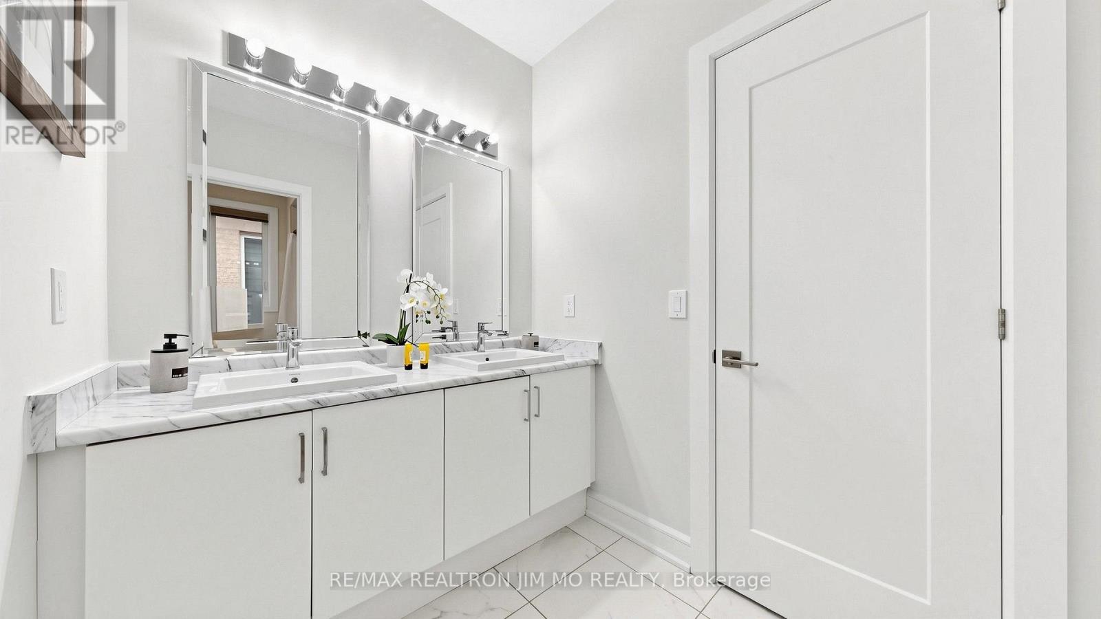 16 Farrell Road Property Photo 40