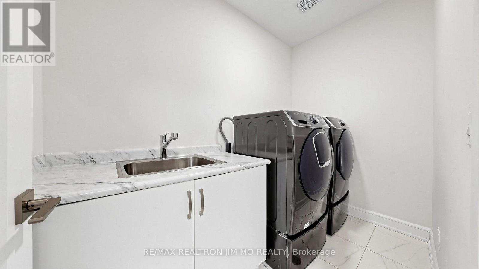 16 Farrell Road Property Photo 43