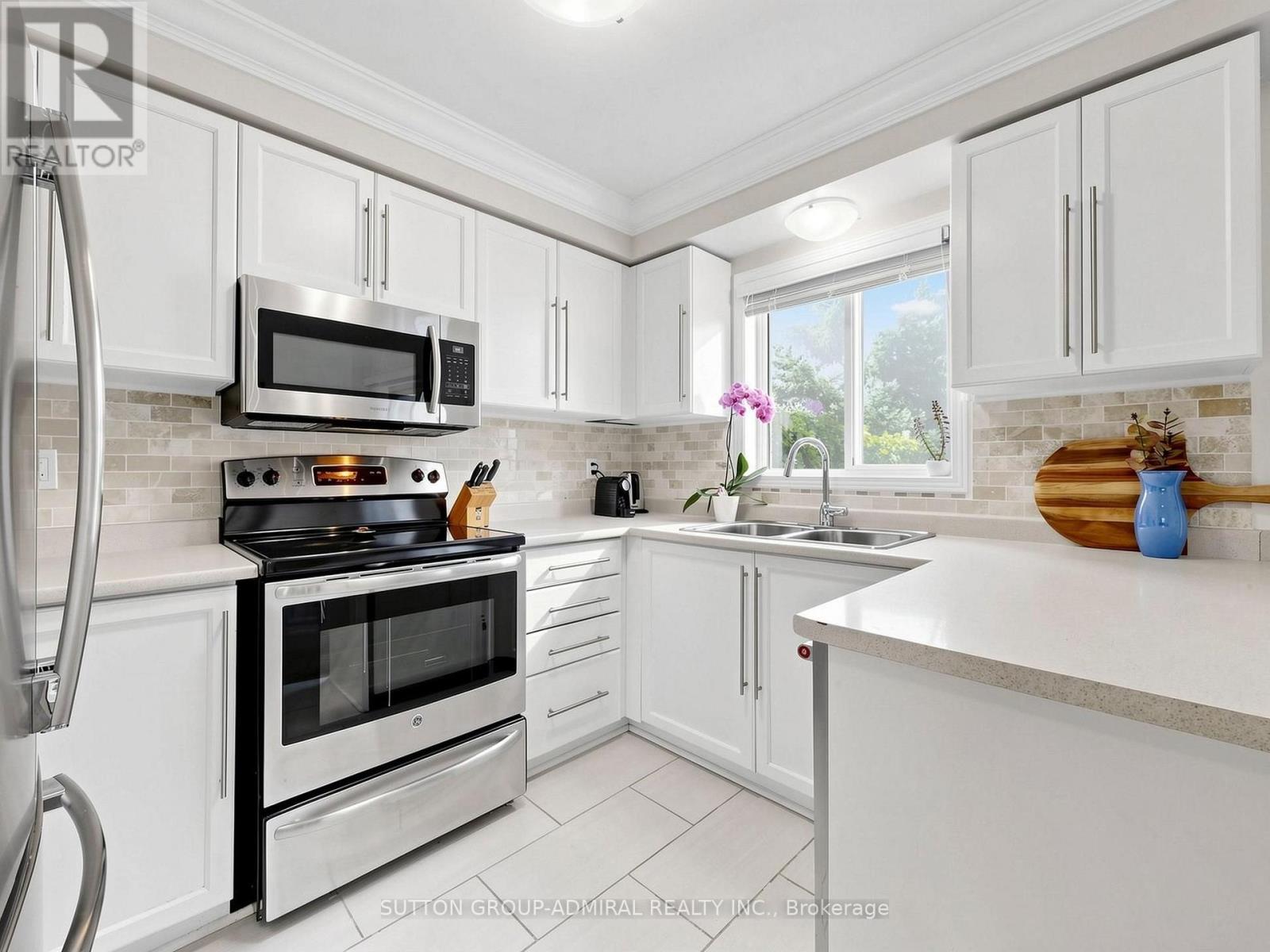 12 Elderbrook Crescent Property Photo 10