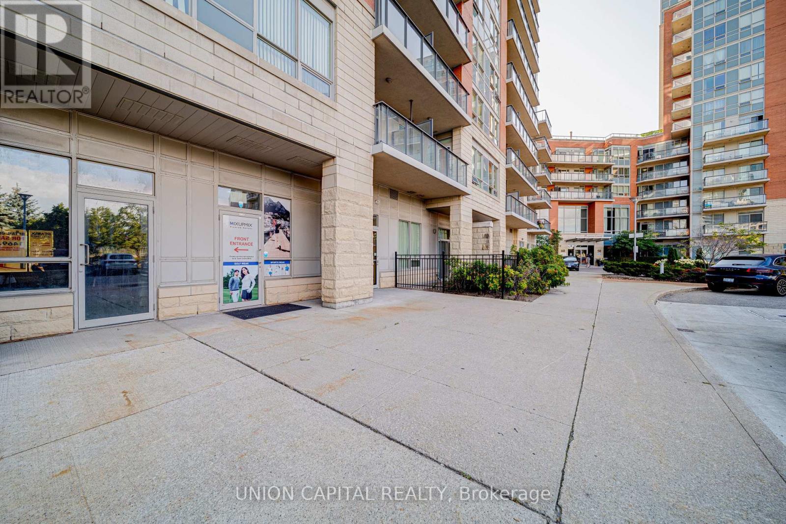 F - 60 South Town Centre Boulevard Property Photo 16