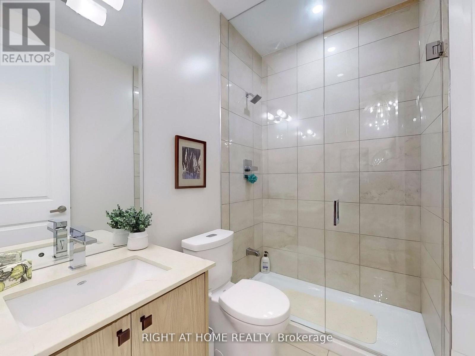 106 - 9075 Jane Street Property Photo 5
