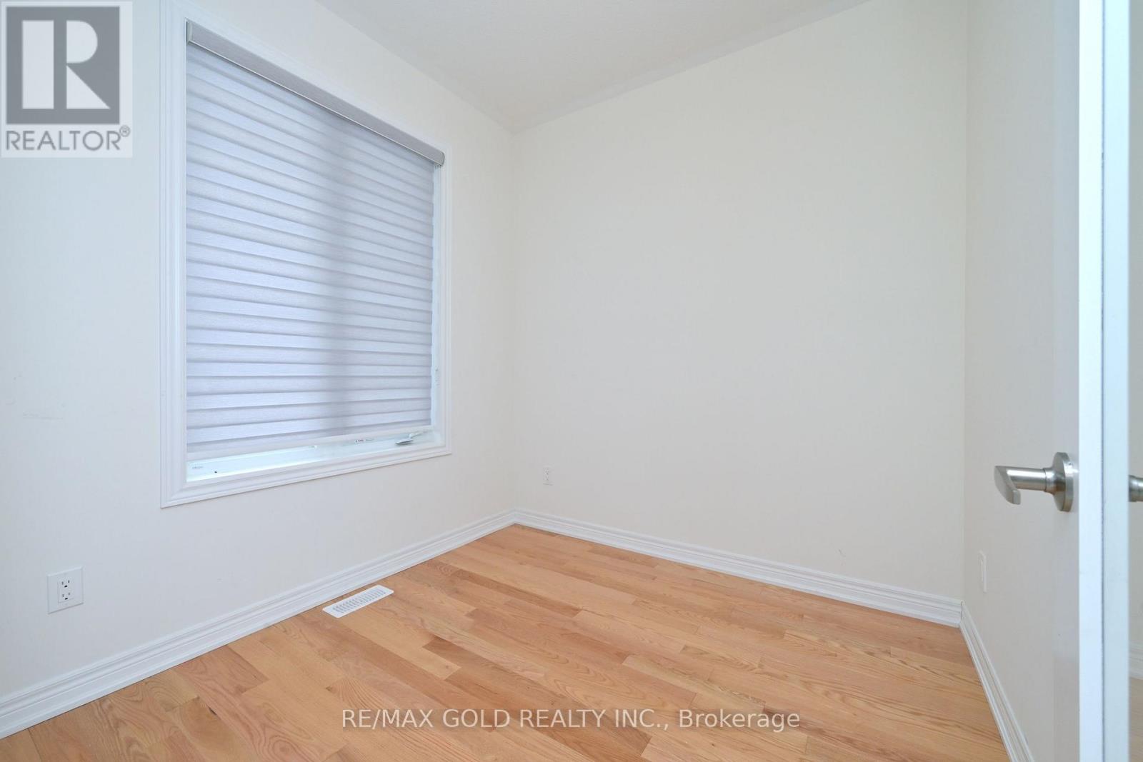 1345 Davis Loop Property Photo 3