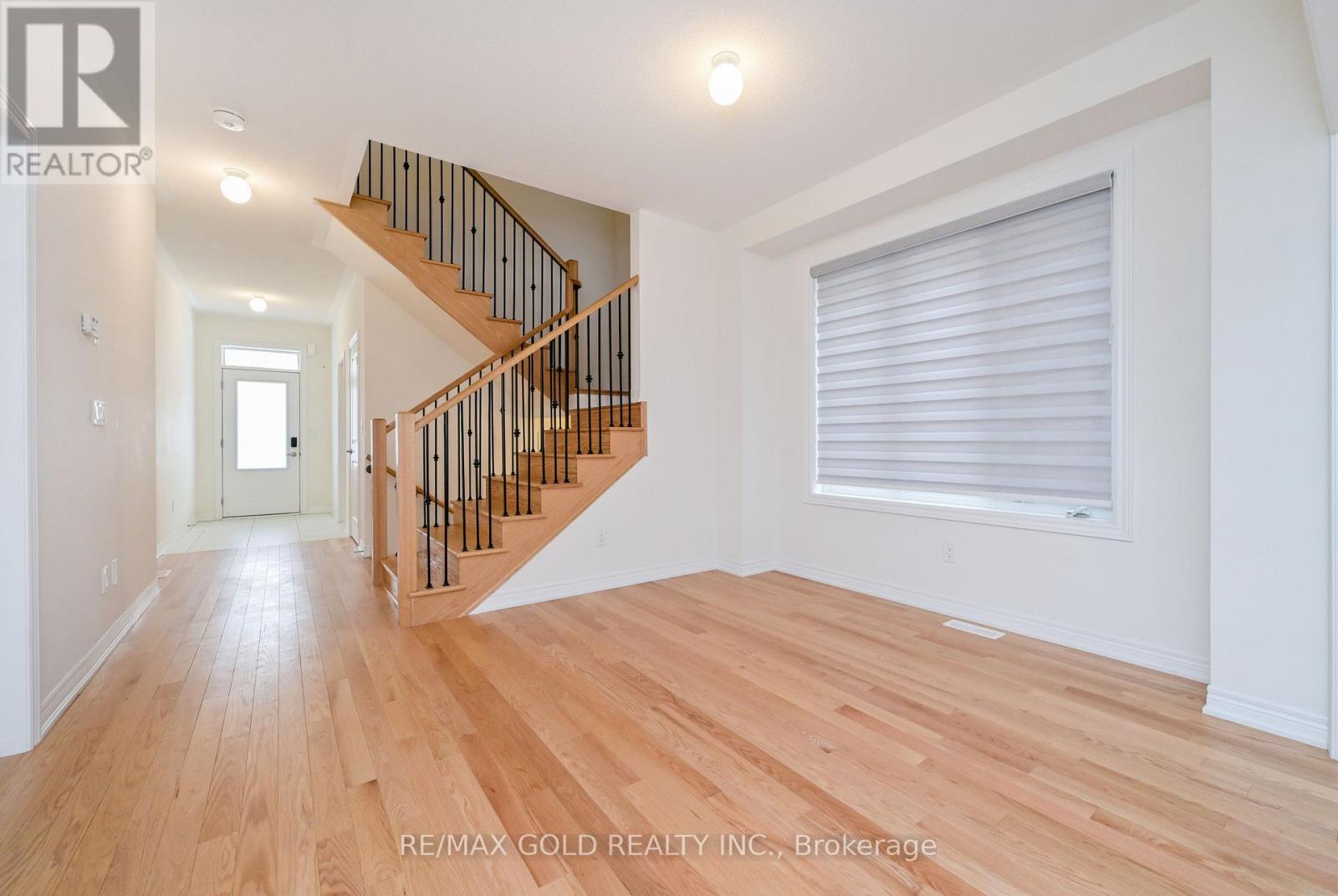 1345 Davis Loop Property Photo 4