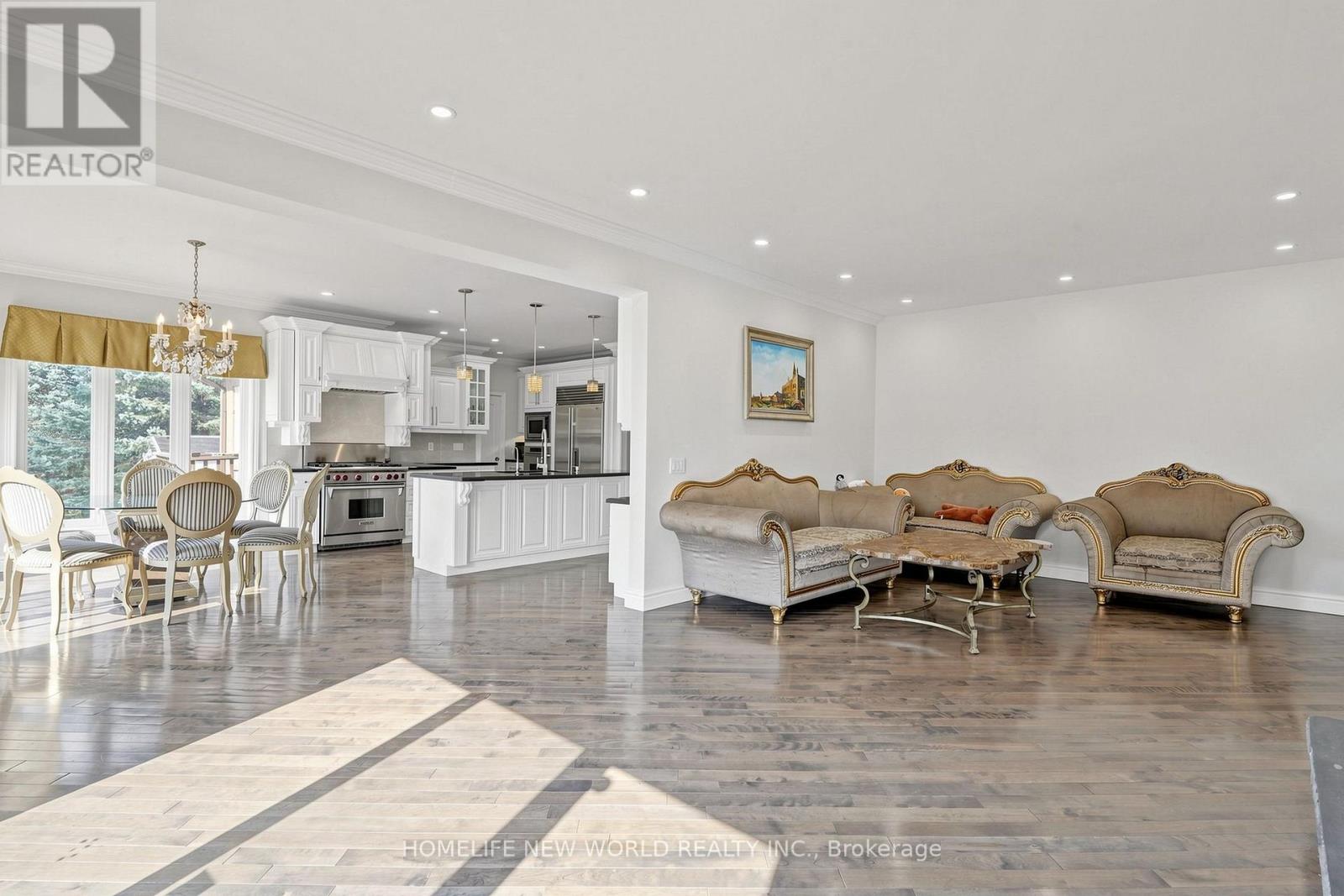 27 Walnut Glen Place Property Photo 12