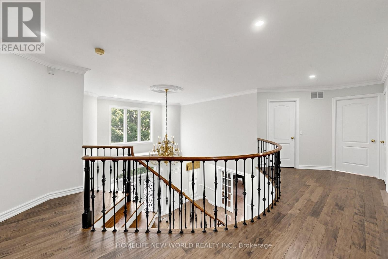 27 Walnut Glen Place Property Photo 24
