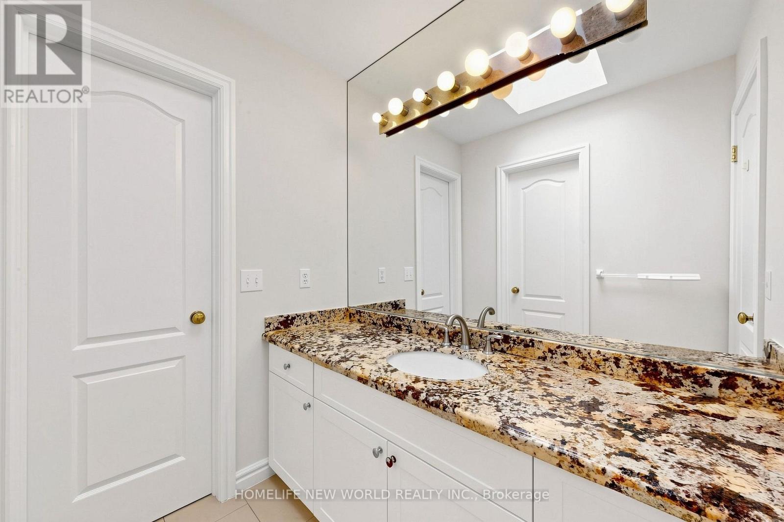 27 Walnut Glen Place Property Photo 31
