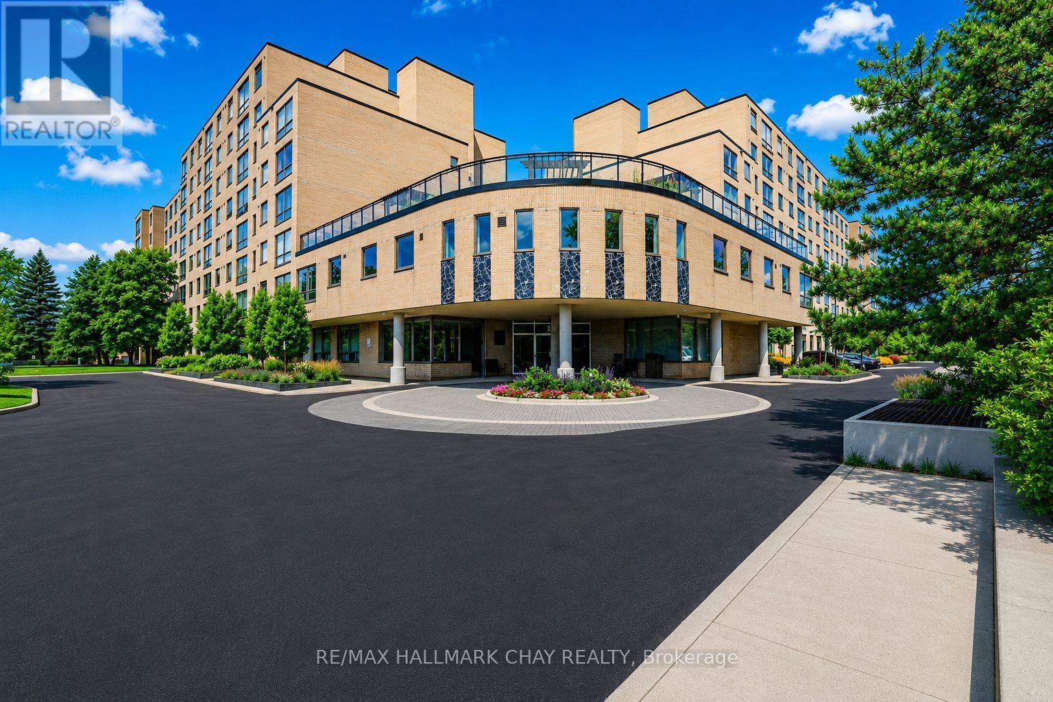 705 - 326 Major Mackenzie Drive E Property Photo 1
