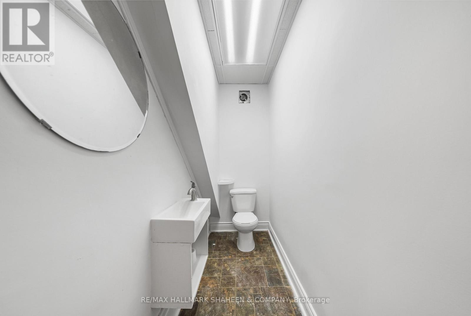 6280 & 6282 Main Street Property Photo 17