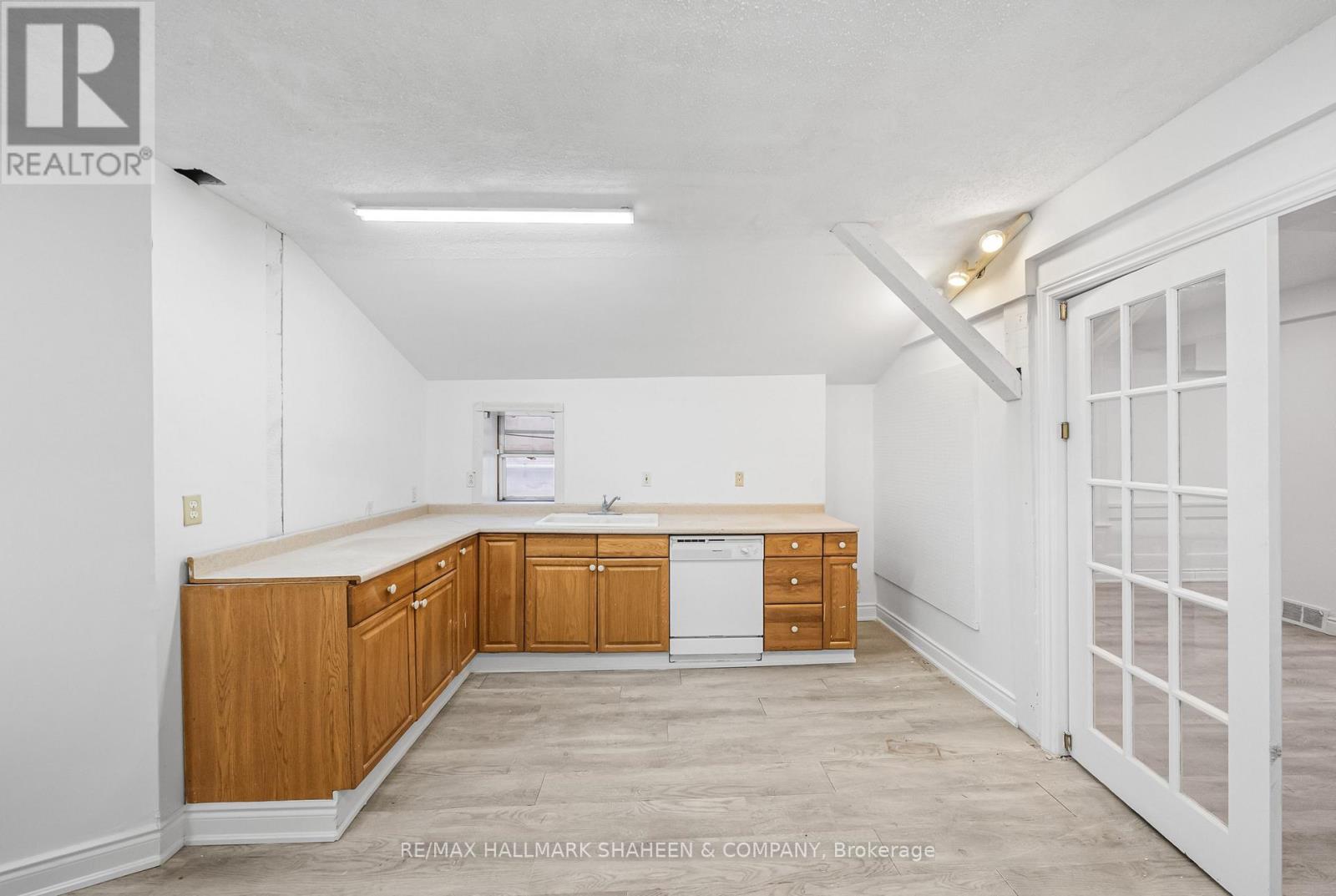 6280 & 6282 Main Street Property Photo 25