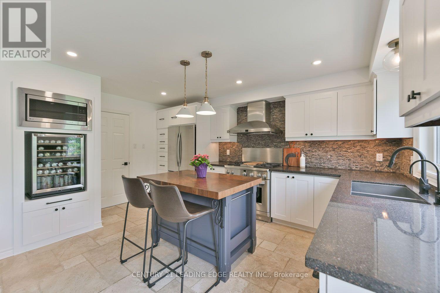 12 Taylor Drive Property Photo 15