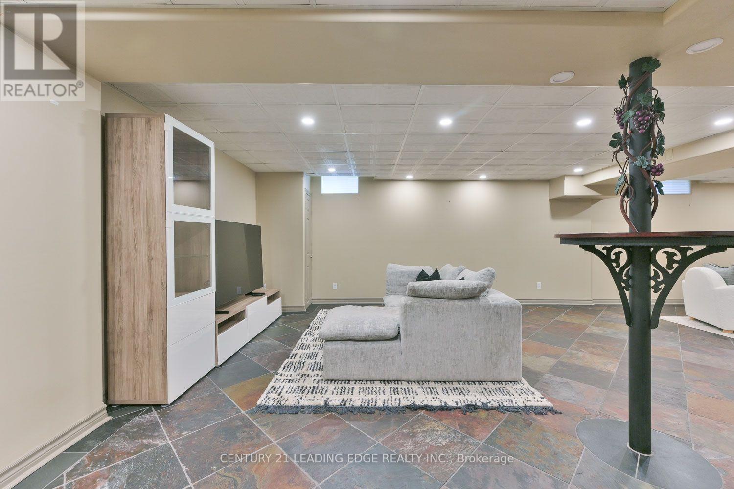 12 Taylor Drive Property Photo 33