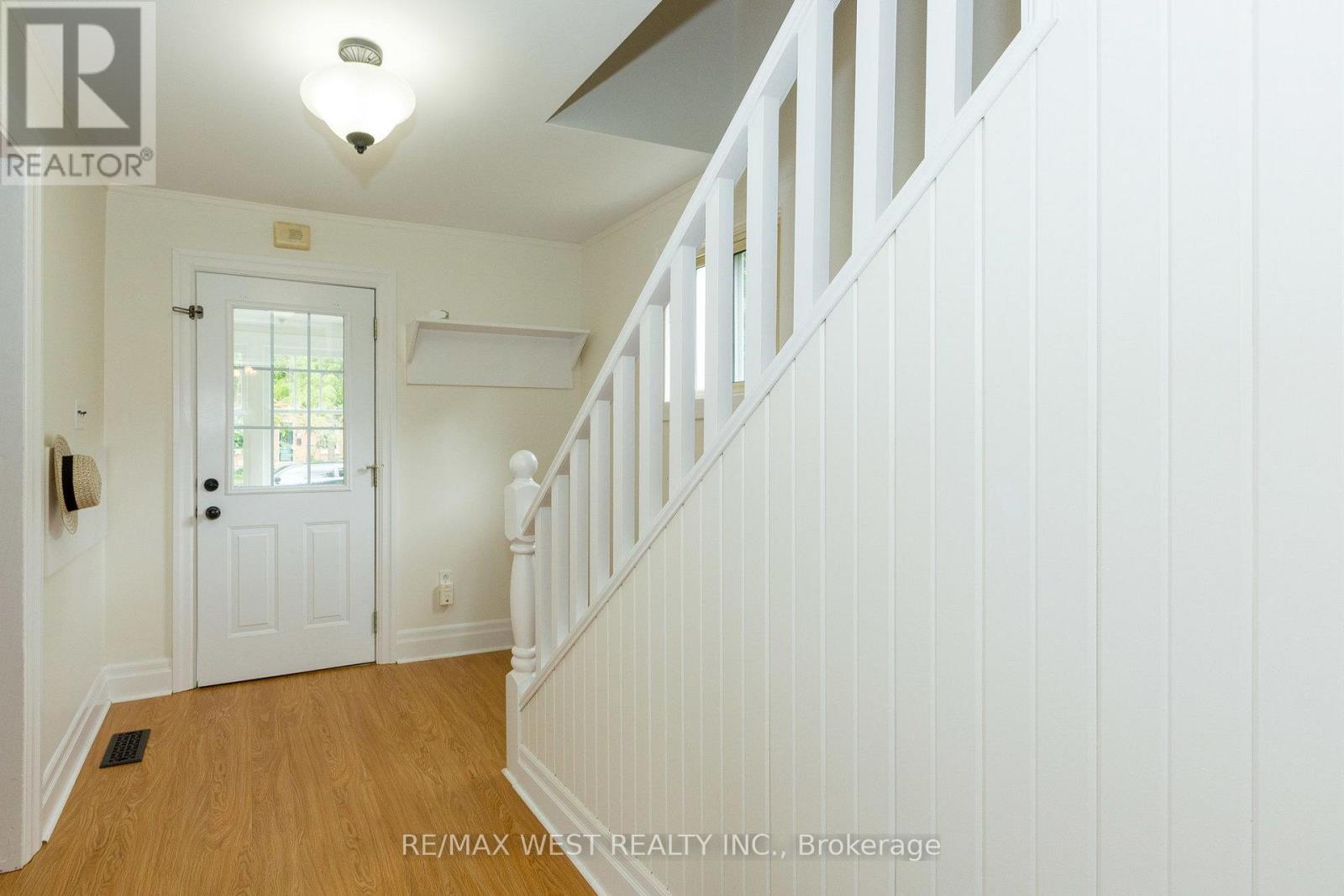 175 Wellington Street W Property Photo 6