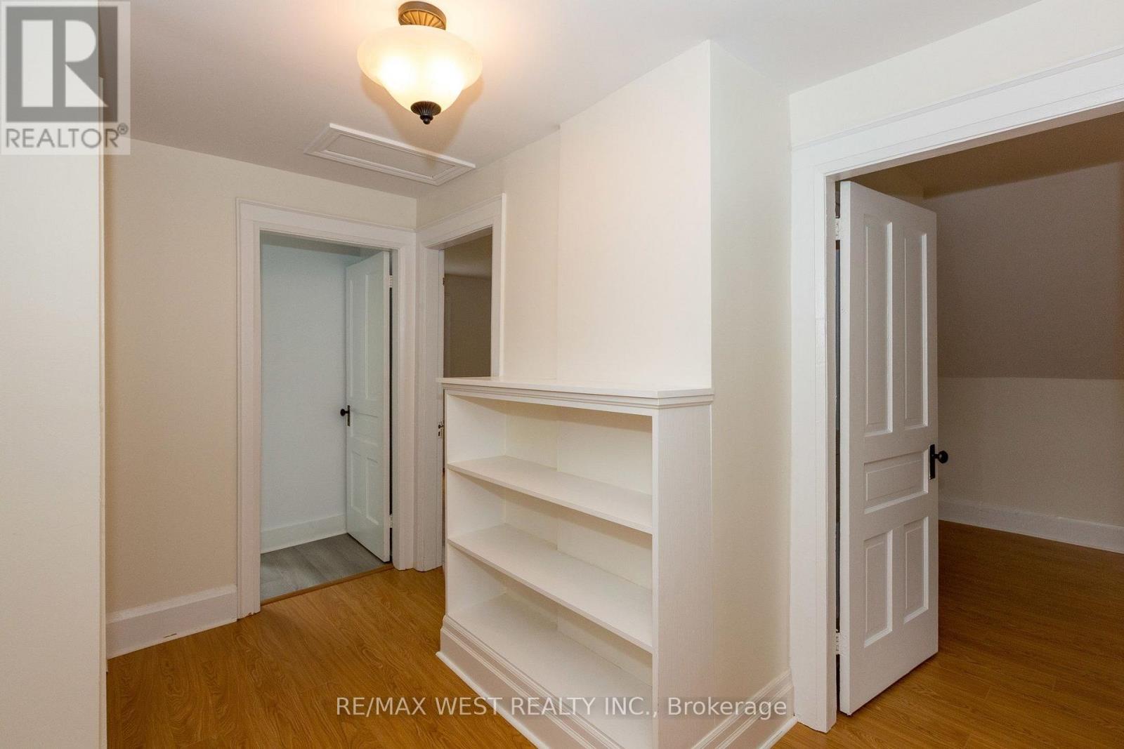 175 Wellington Street W Property Photo 15