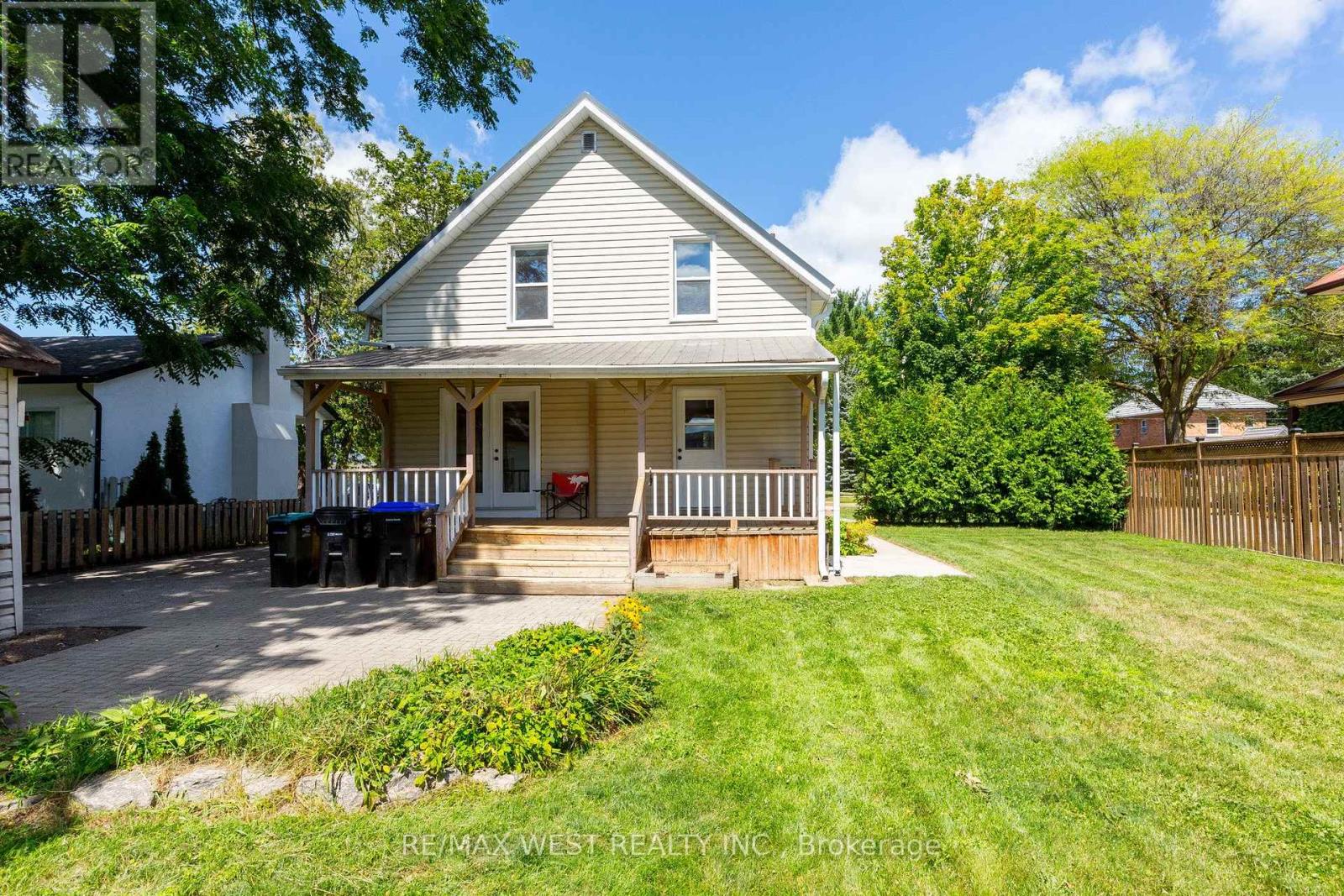 175 Wellington Street W Property Photo 20