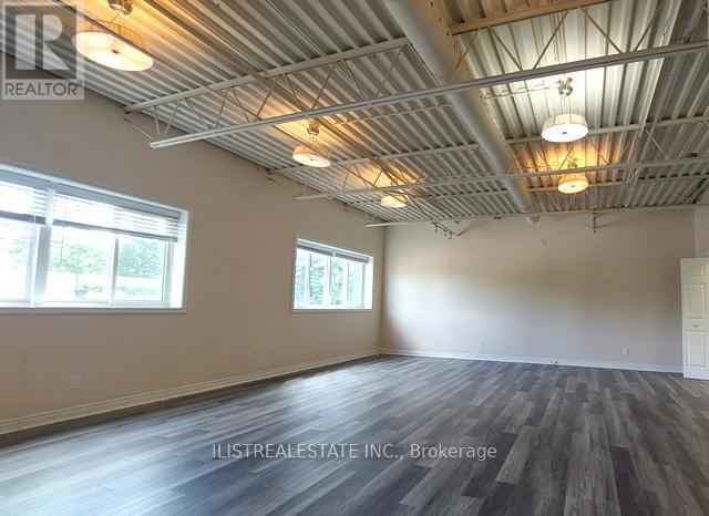Upper - 458 Service Road Property Photo 1