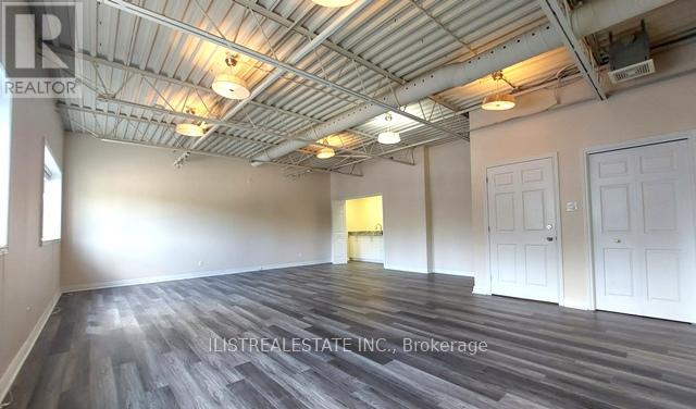 Upper - 458 Service Road Property Photo 2
