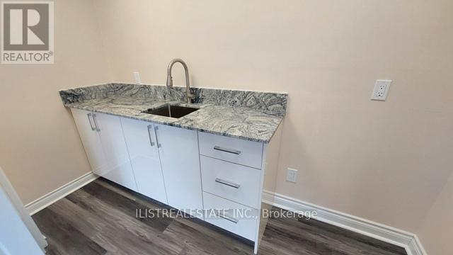 Upper - 458 Service Road Property Photo 8