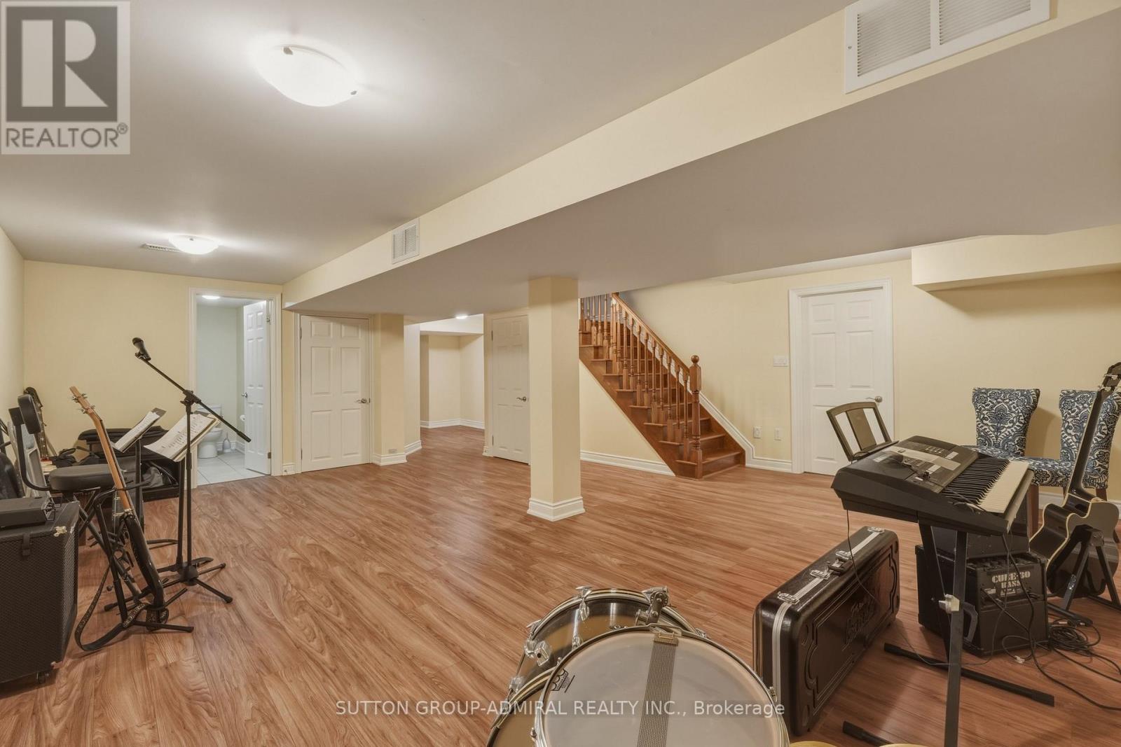 90 Brillinger Street Property Photo 31