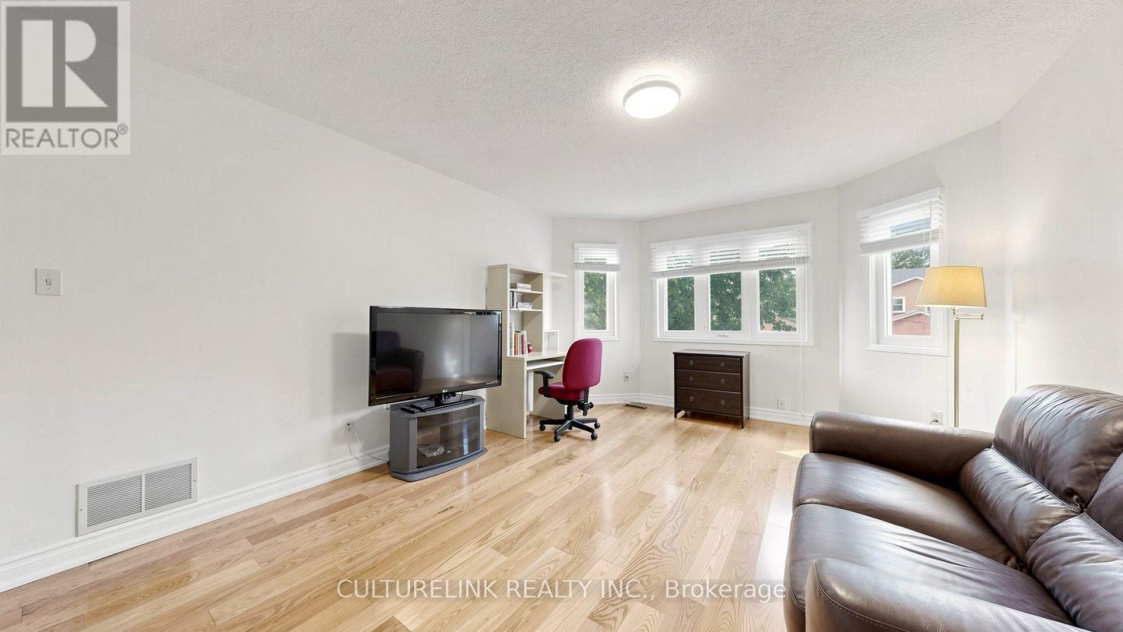 87 Morrison Crescent Property Photo 24