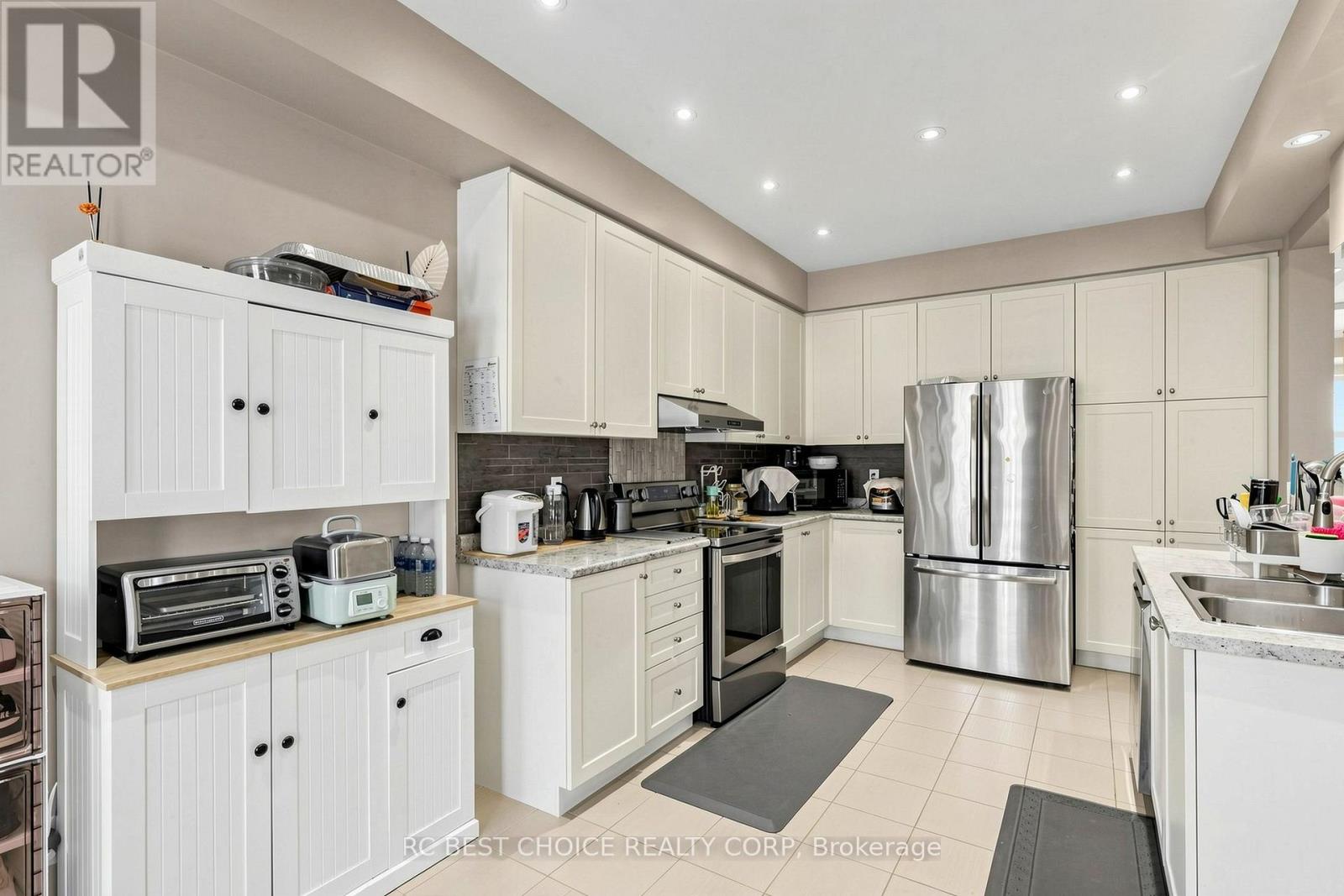 18 Chauncey Court Property Photo 12
