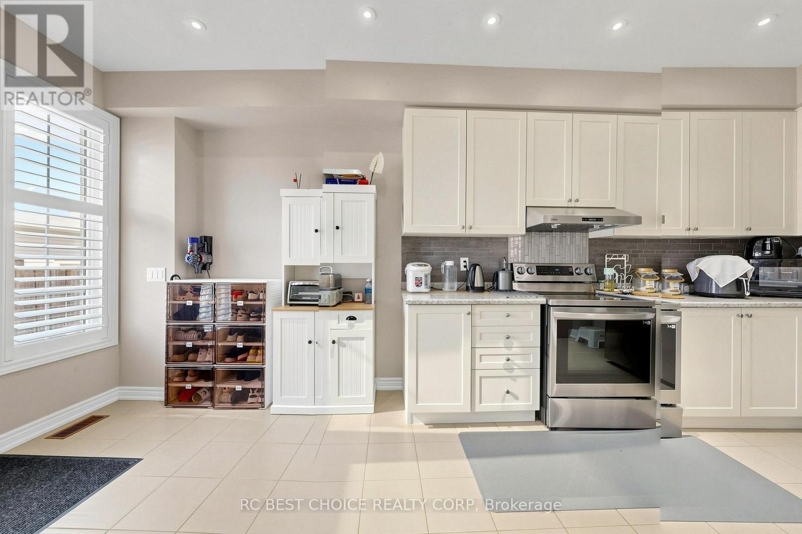 18 Chauncey Court Property Photo 14