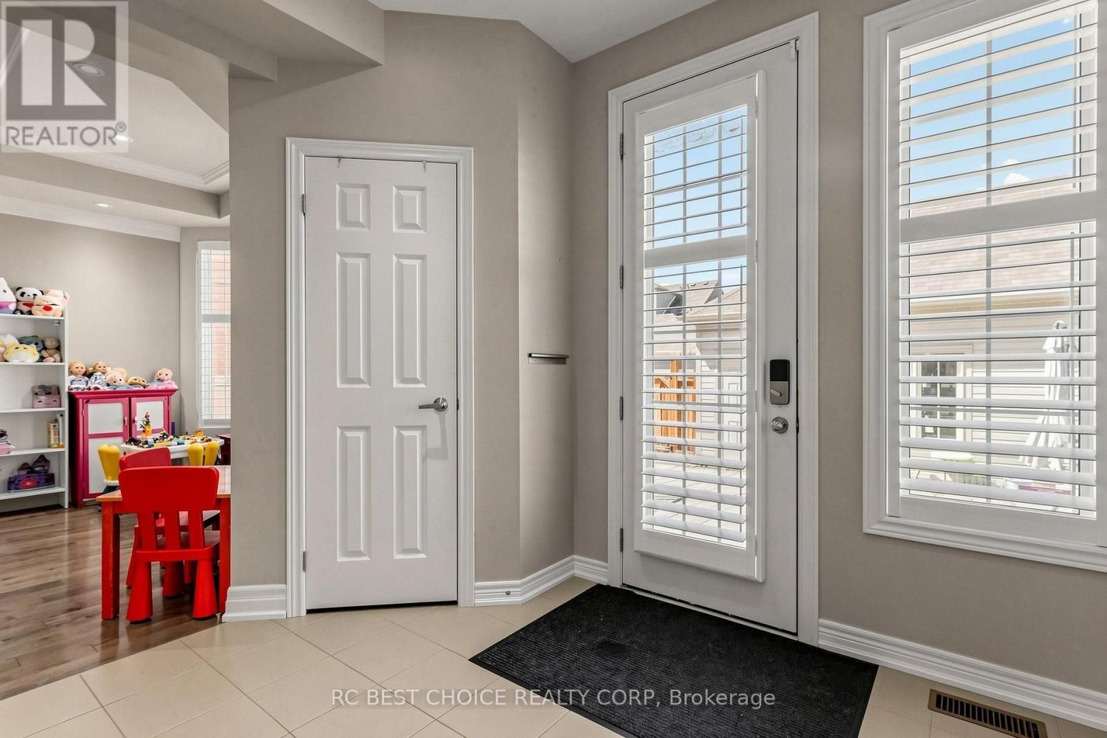 18 Chauncey Court Property Photo 15