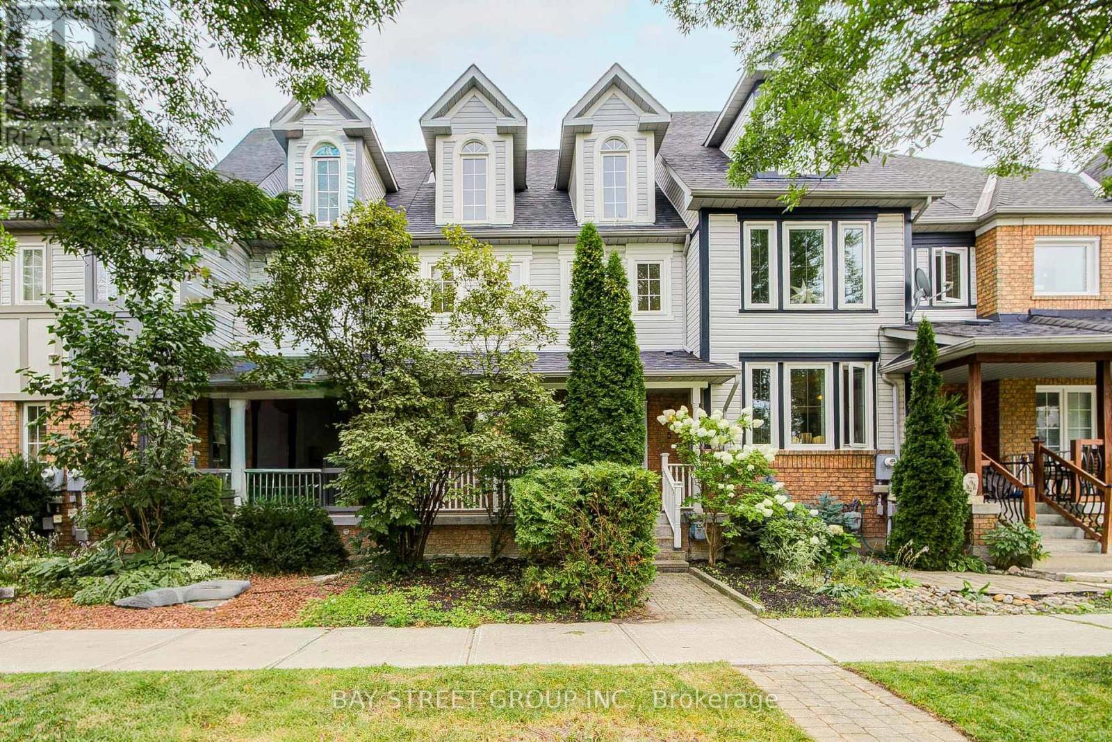5 Luxton Avenue Property Photo 2