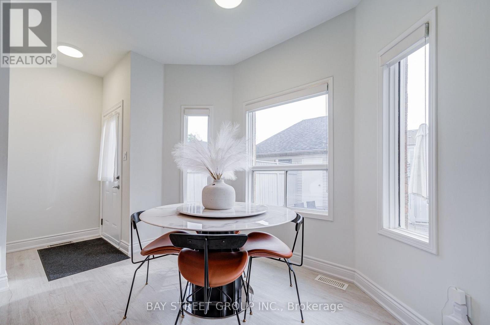 5 Luxton Avenue Property Photo 18