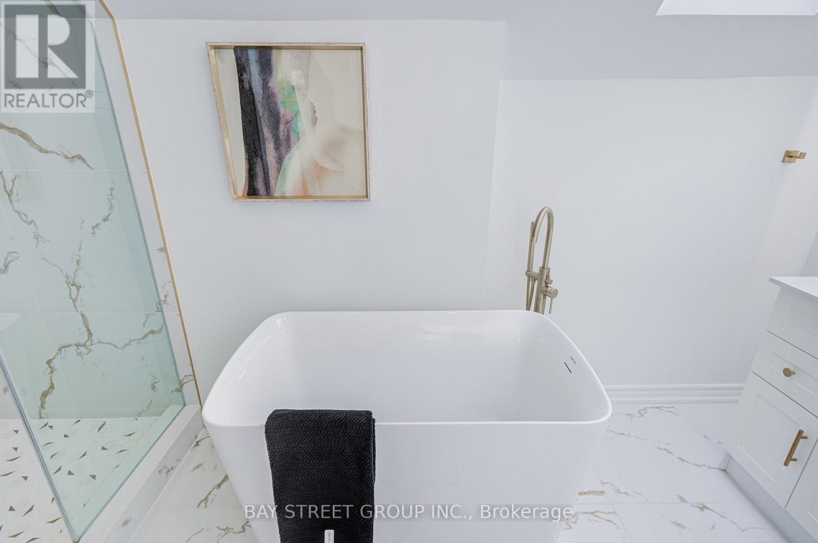 5 Luxton Avenue Property Photo 26