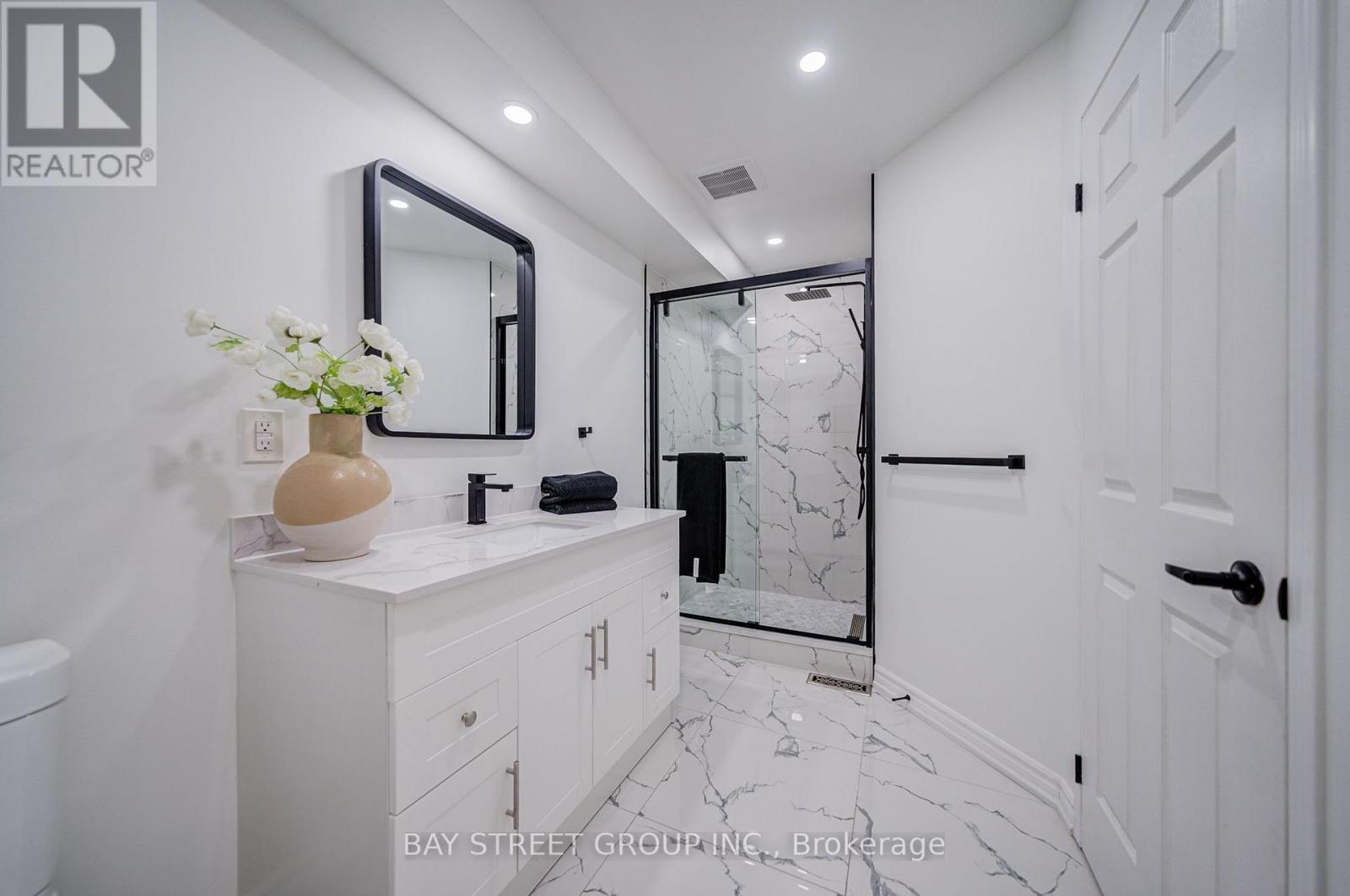 5 Luxton Avenue Property Photo 43