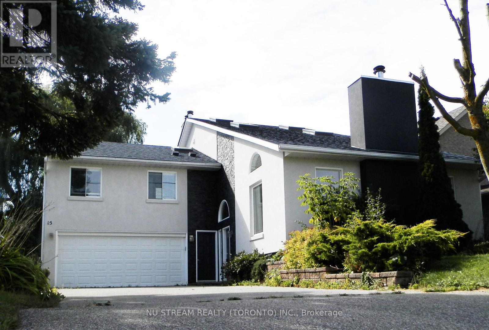 15 Bond Crescent Property Photo 1