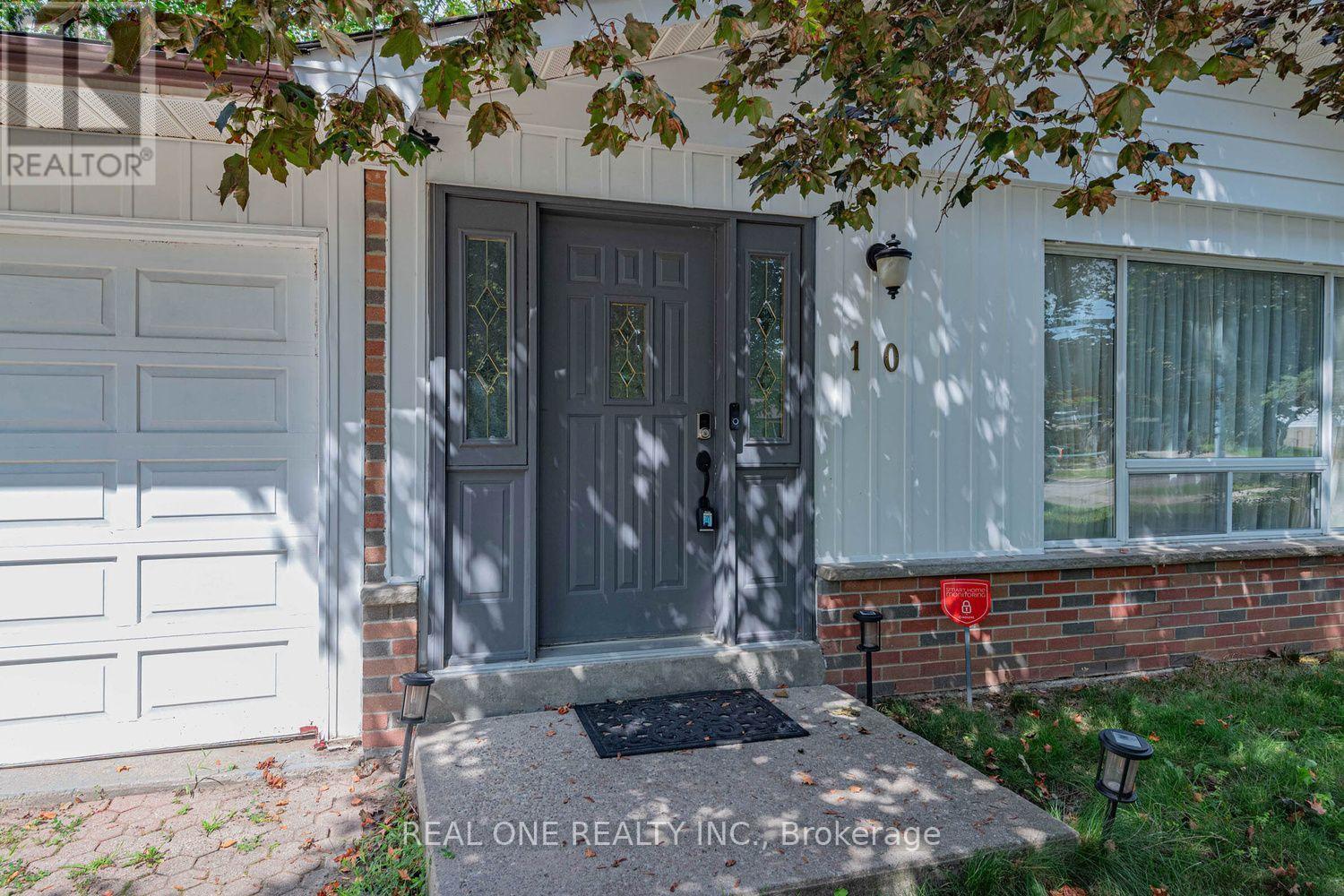 10 Devins Drive Property Photo 28