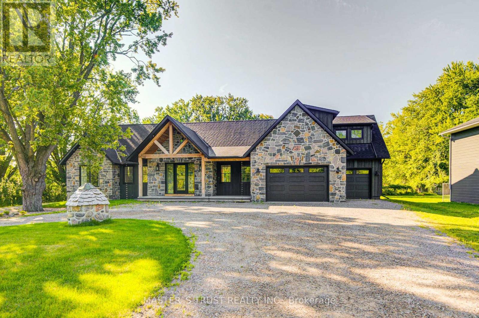 1109 2nd Line Property Photo 1