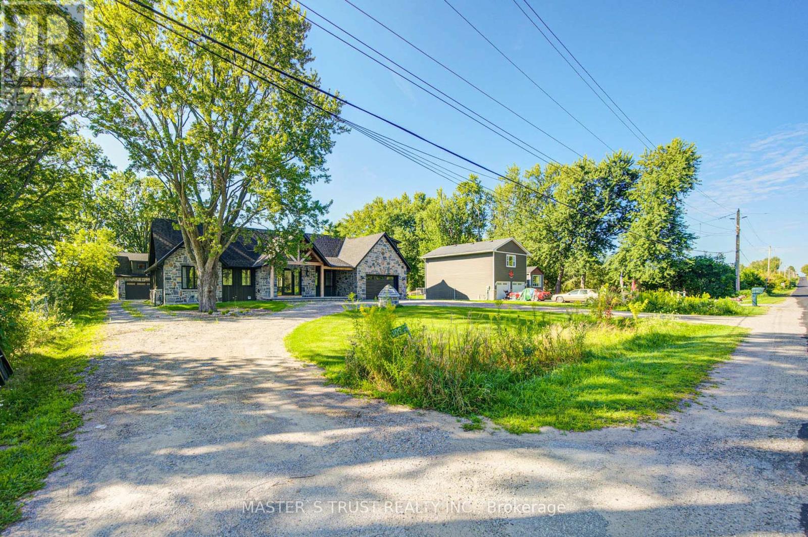 1109 2nd Line Property Photo 3
