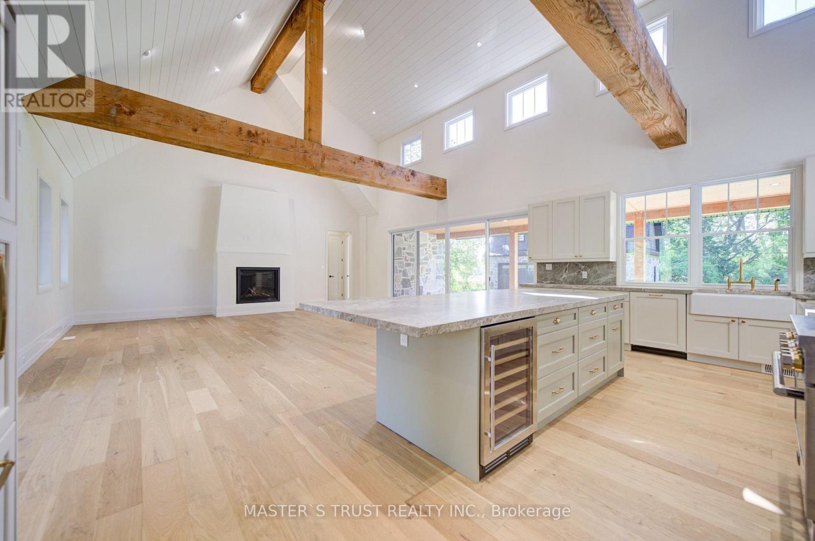 1109 2nd Line Property Photo 4
