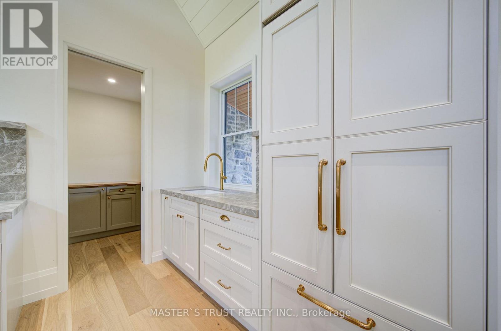 1109 2nd Line Property Photo 5