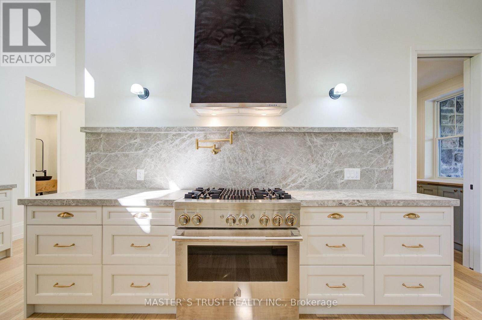 1109 2nd Line Property Photo 6