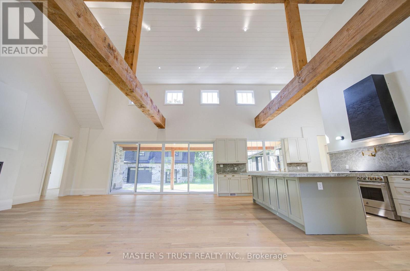 1109 2nd Line Property Photo 8