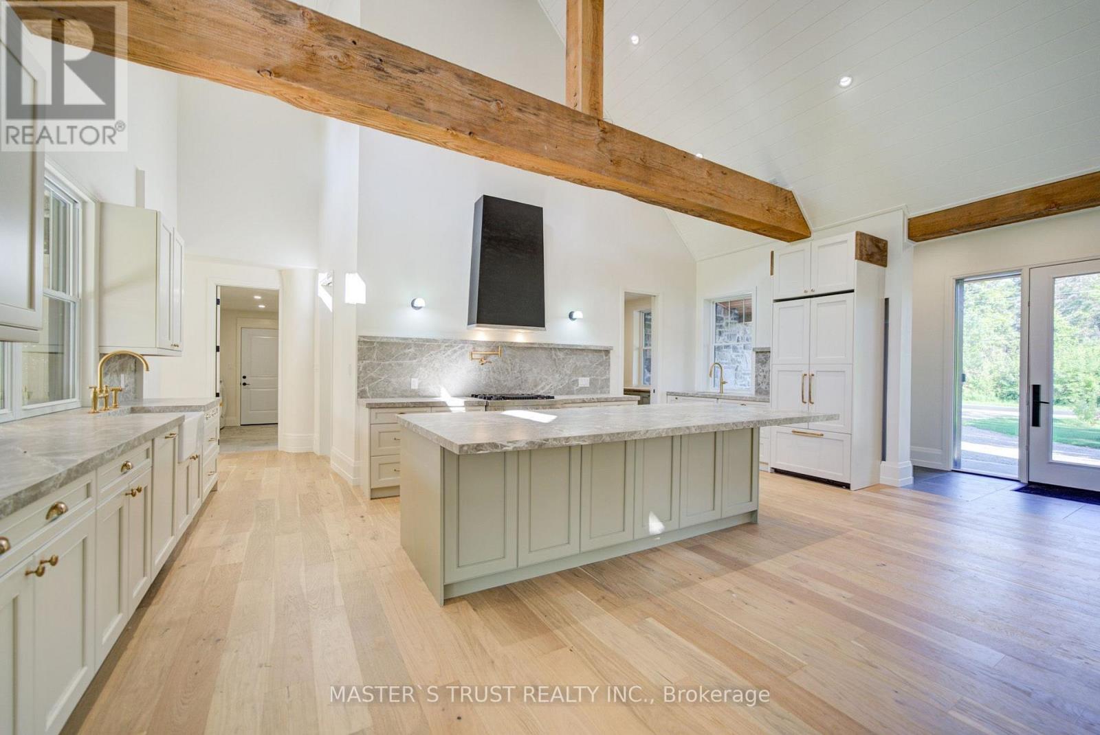 1109 2nd Line Property Photo 11