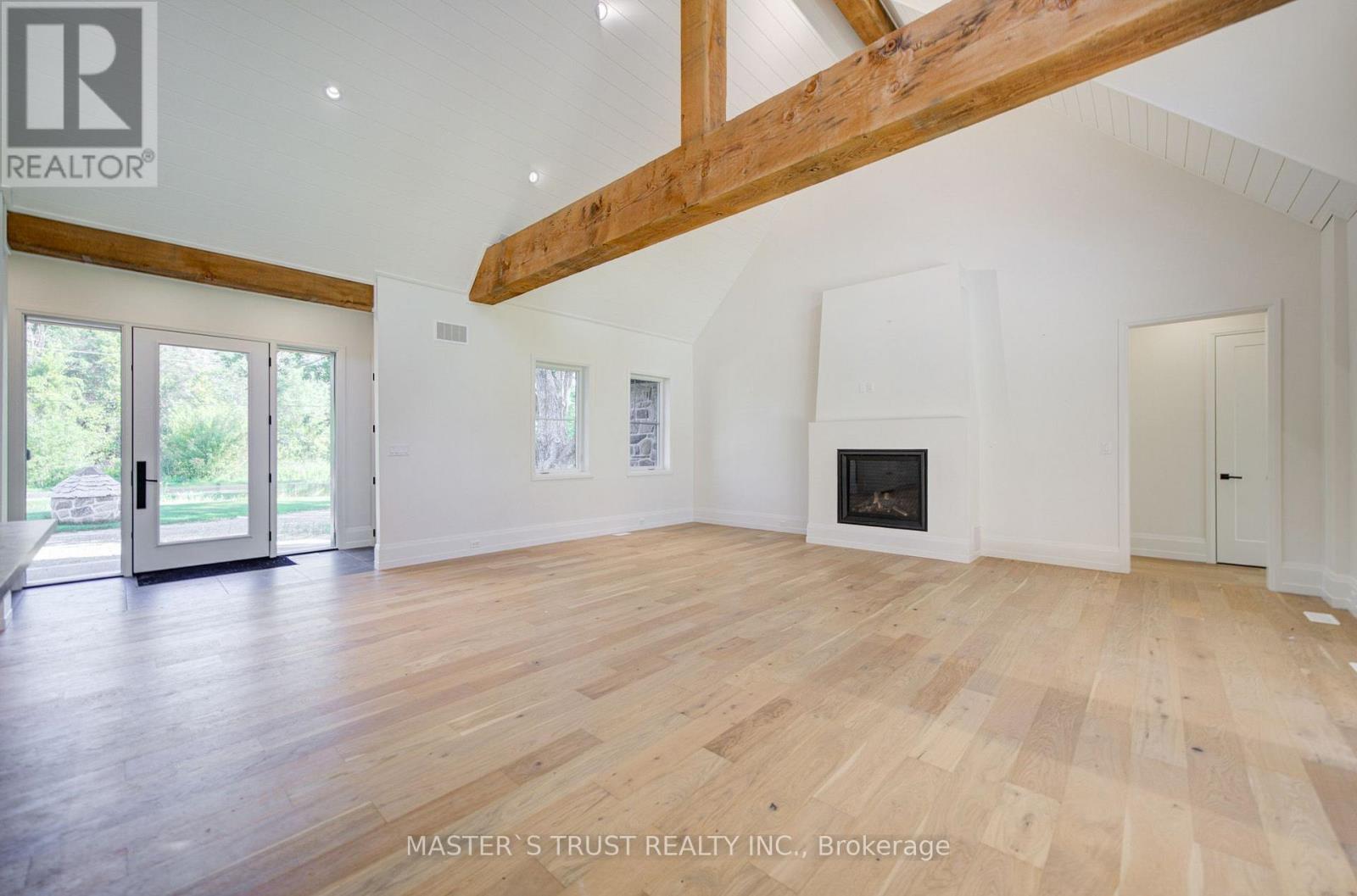 1109 2nd Line Property Photo 15