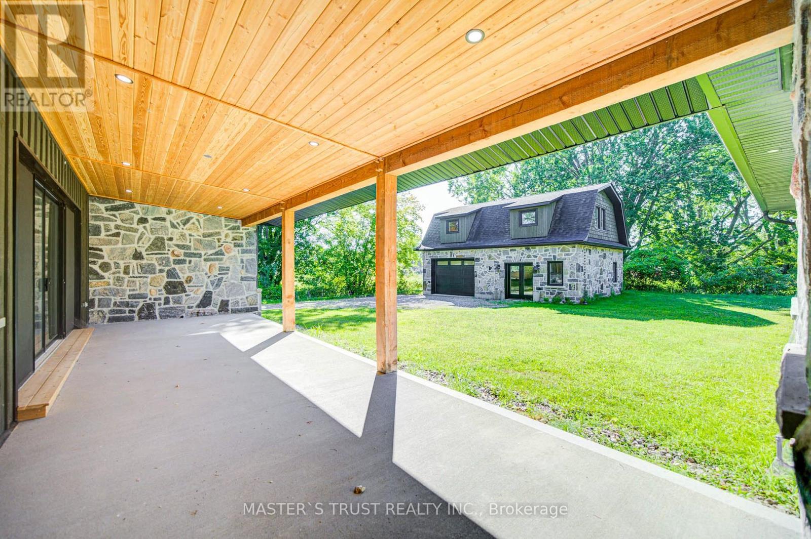 1109 2nd Line Property Photo 19