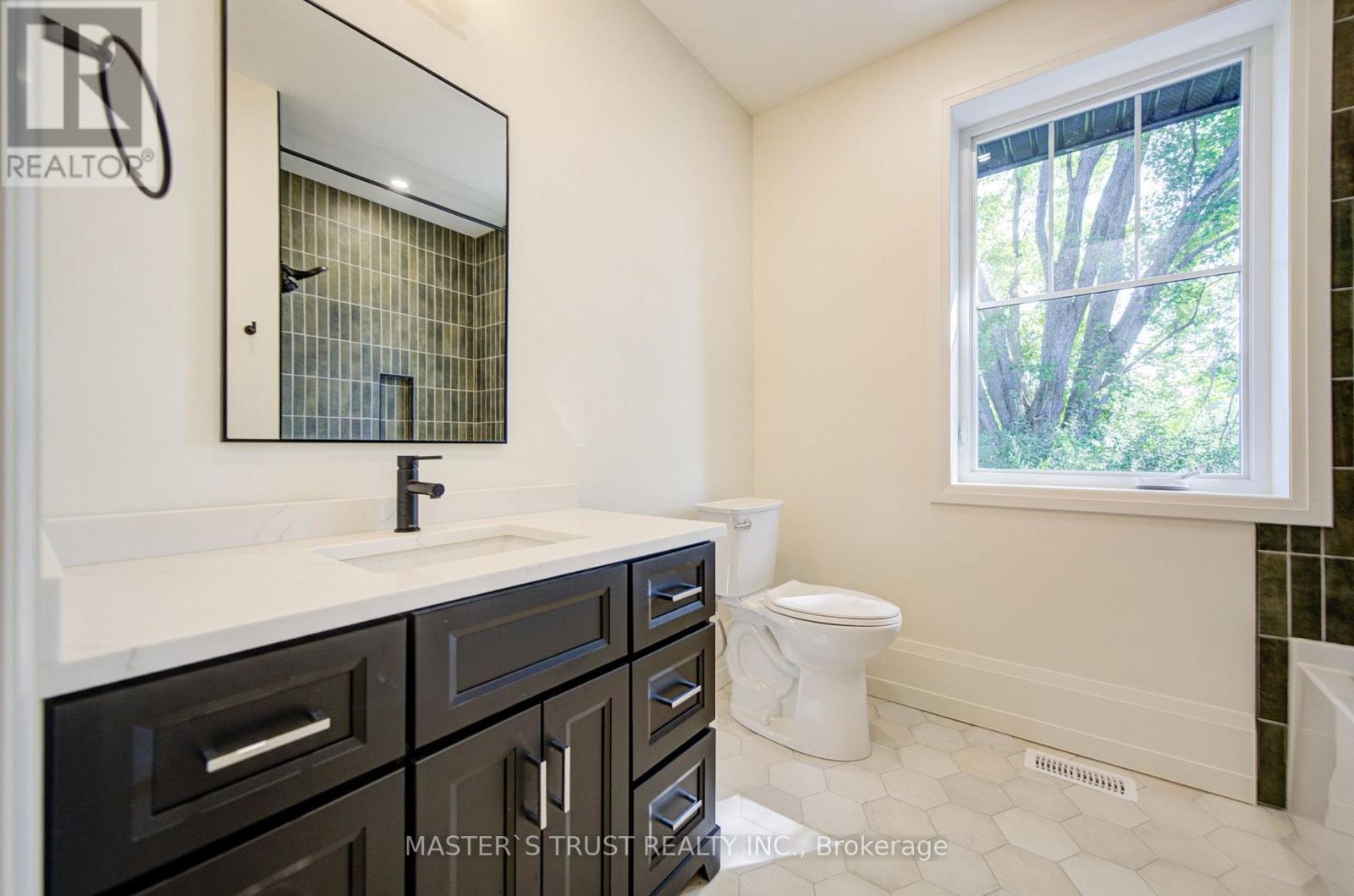 1109 2nd Line Property Photo 20
