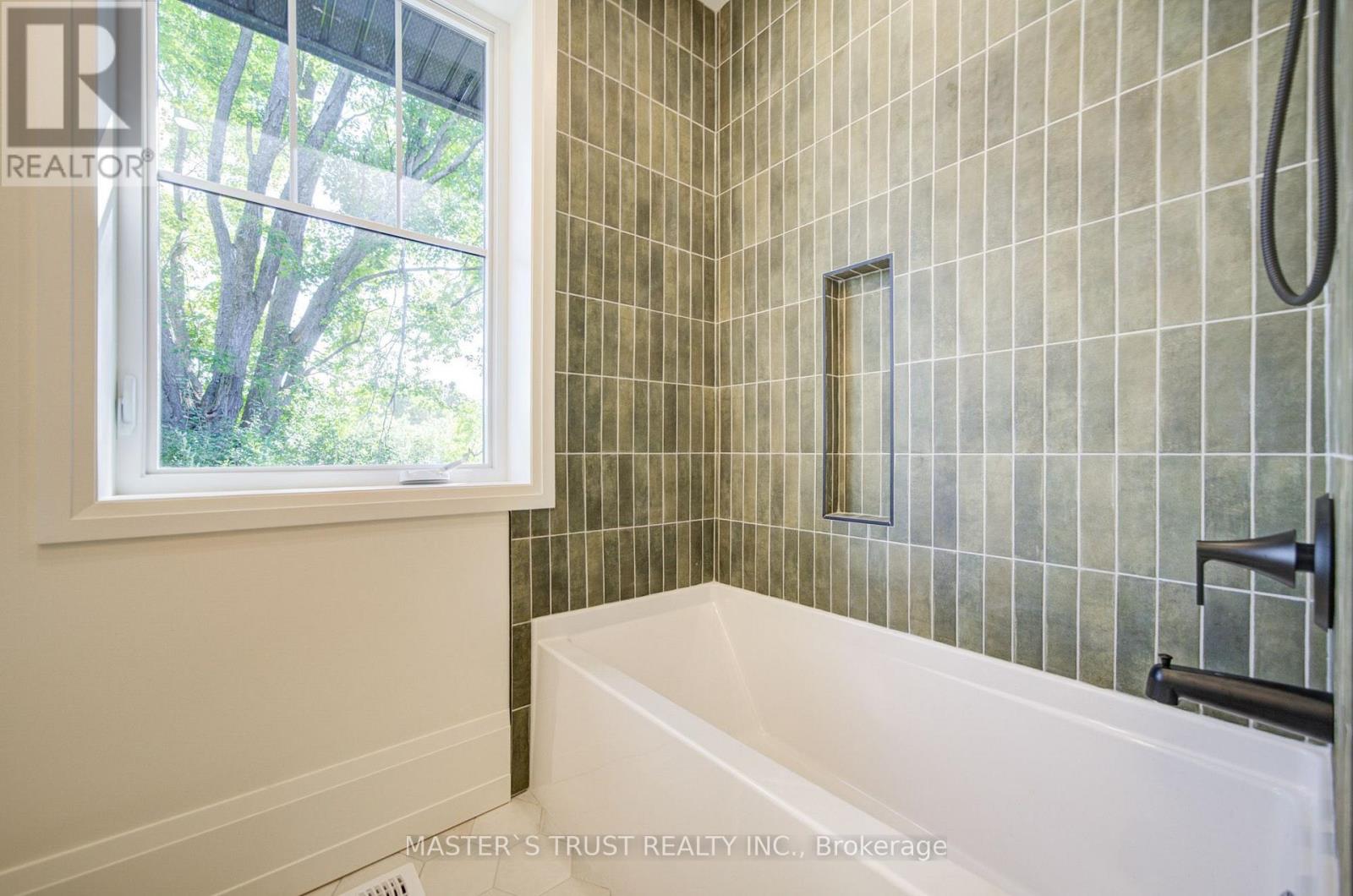 1109 2nd Line Property Photo 22