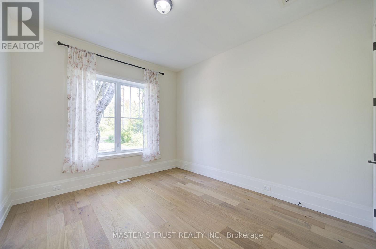 1109 2nd Line Property Photo 23