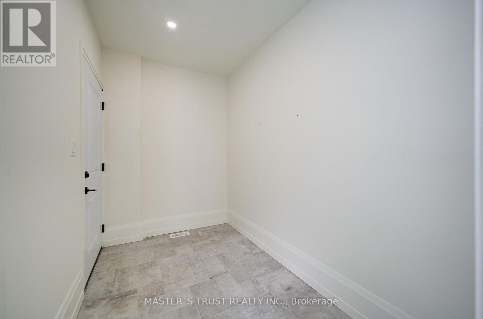 1109 2nd Line Property Photo 26