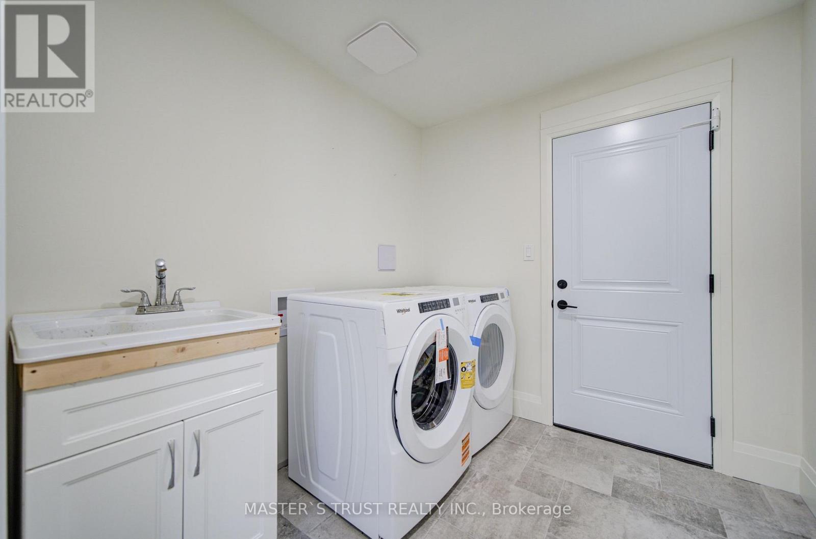 1109 2nd Line Property Photo 28