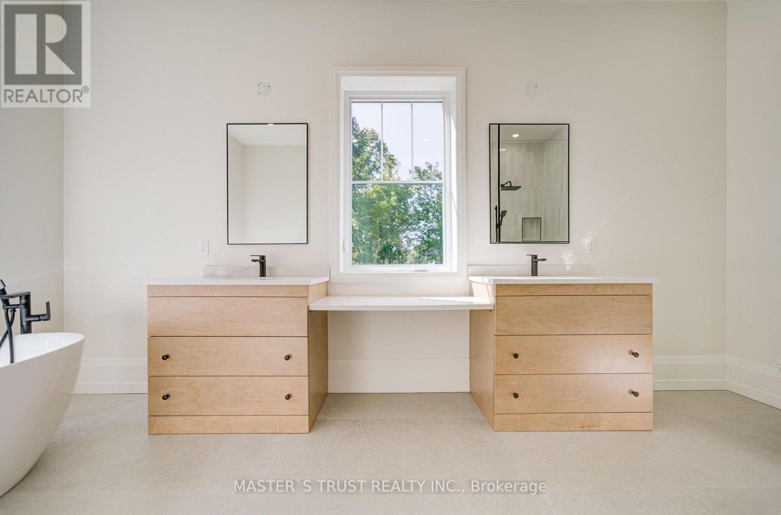 1109 2nd Line Property Photo 31