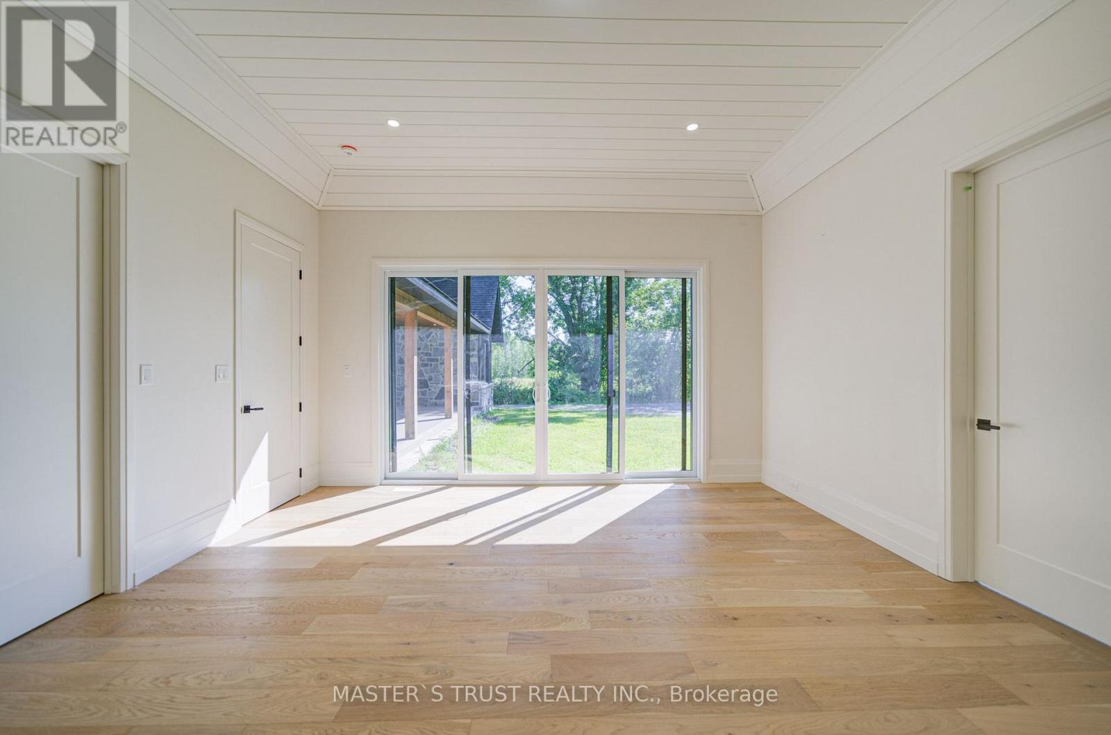 1109 2nd Line Property Photo 33