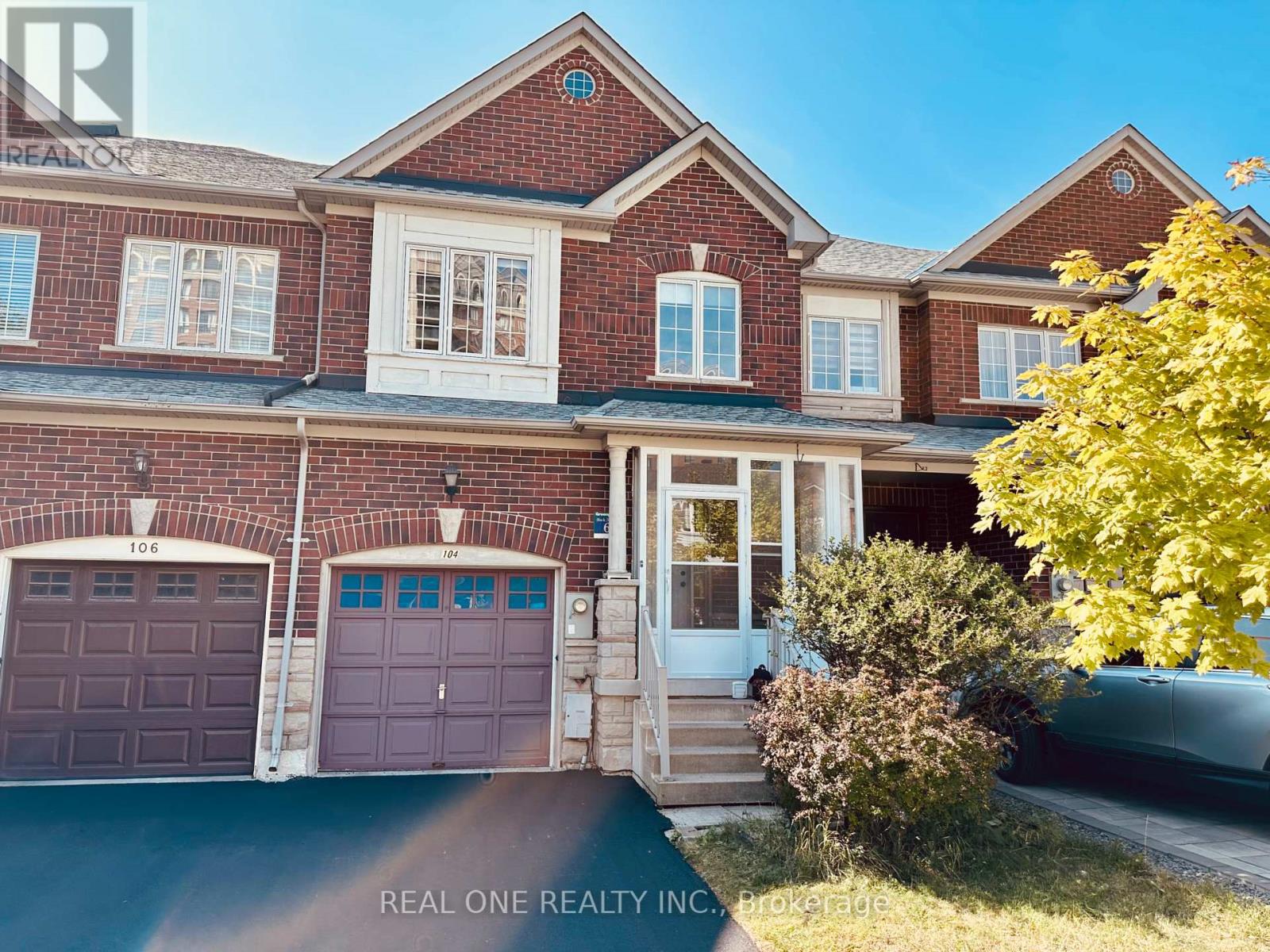 104 REVELSTOKE CRESCENT