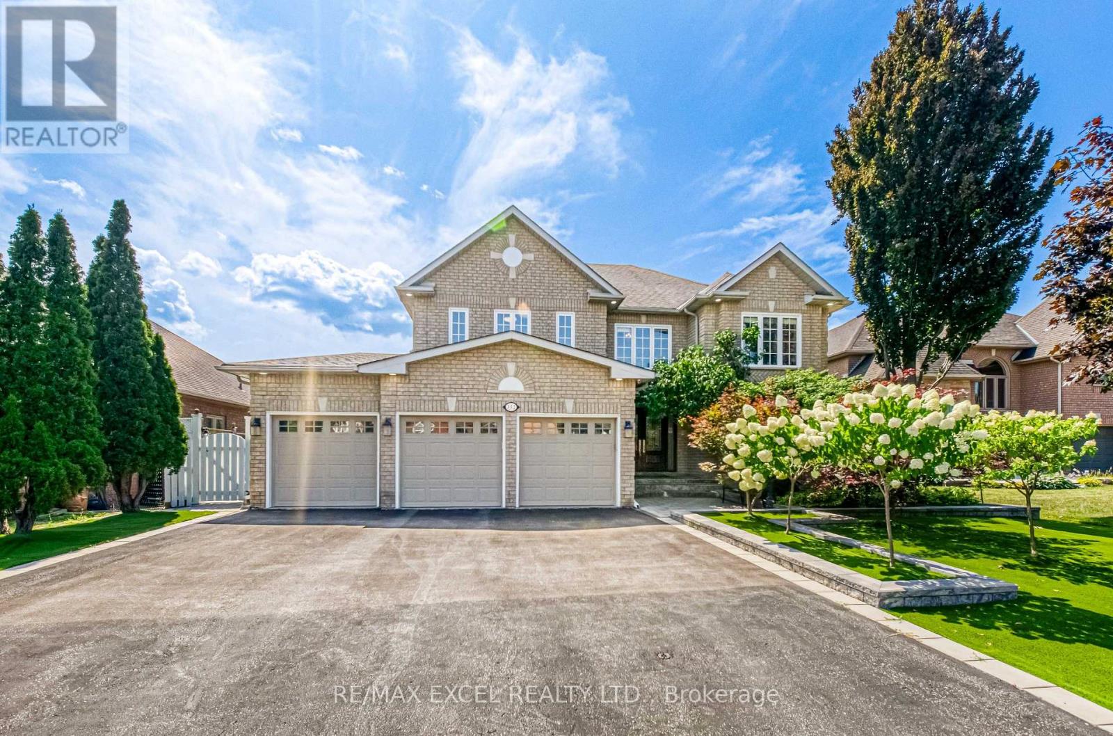352 CROFTERS ROAD Property Photo 1